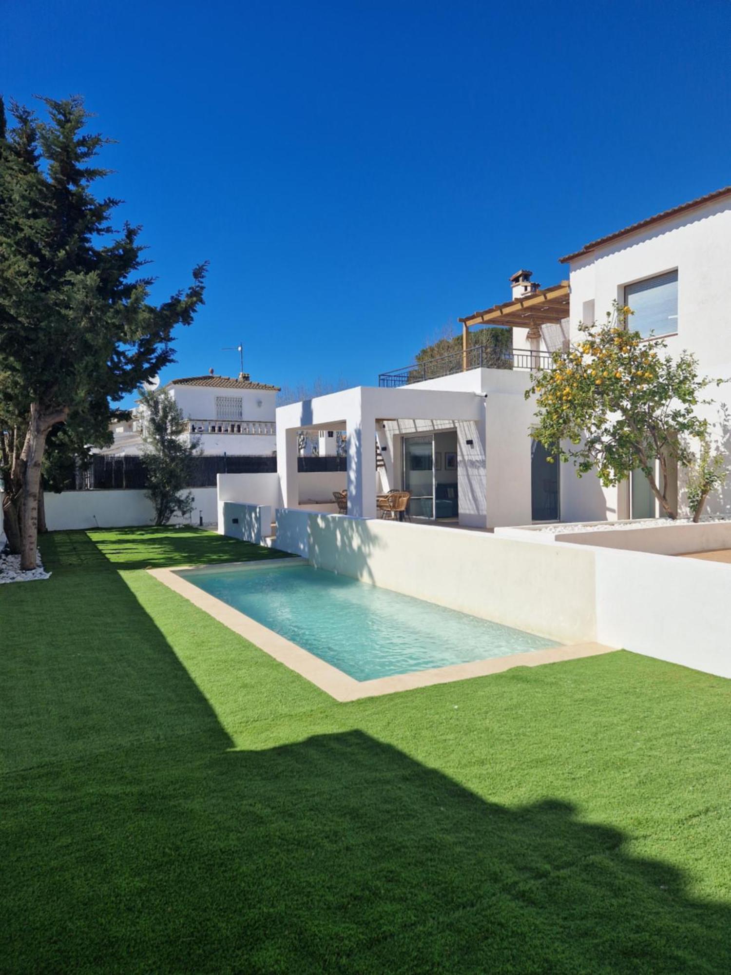 Gorgot P1 I Apartamento Con Terraza Y Piscina Comunitaria Cerca De La Playa Эмпуриабрава Экстерьер фото